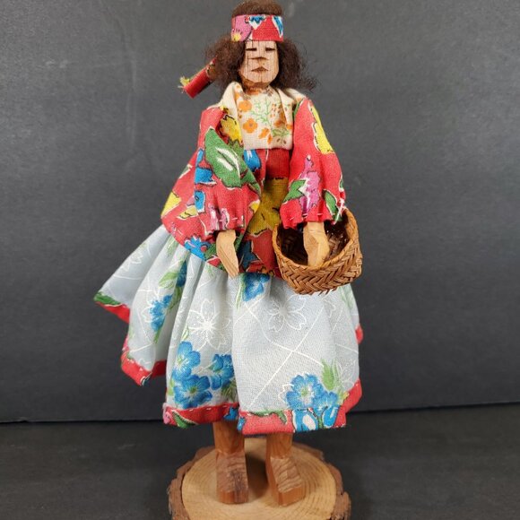Hand-Carved Wooden Tarahumara Indian Doll w/ Basket 9″ × 3″ Folk Art - Picture 8 of 9